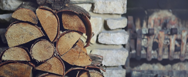 Quali sono gli impatti ambientali del riscaldamento a legna?