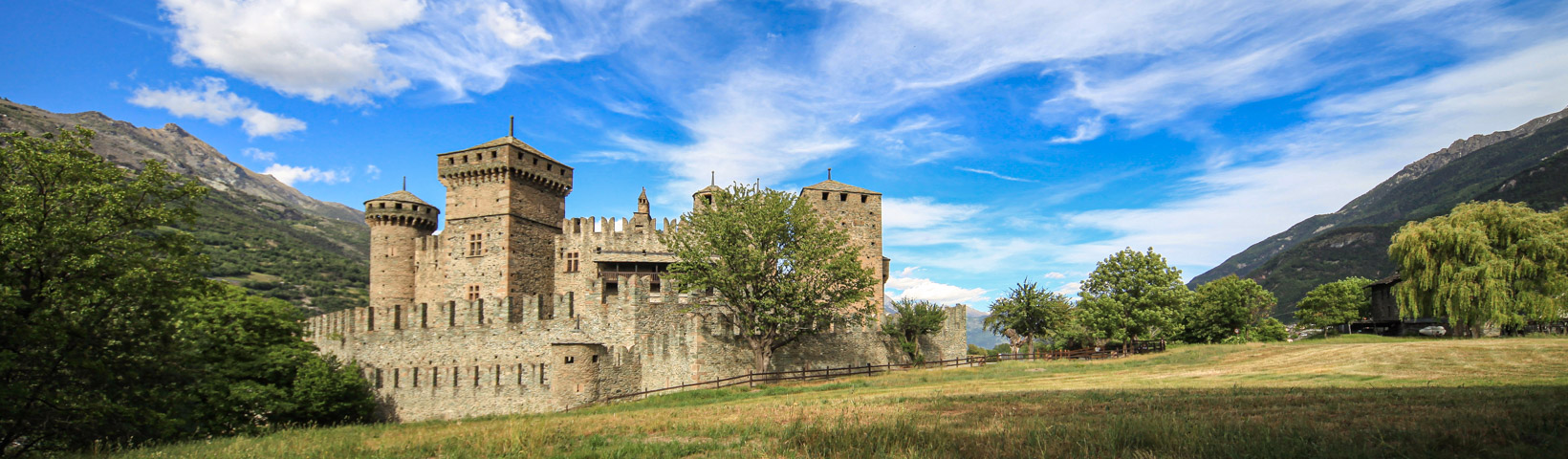 VALLE D'AOSTA-Castello di Fénis (foto Enrico Romanzi)-4472