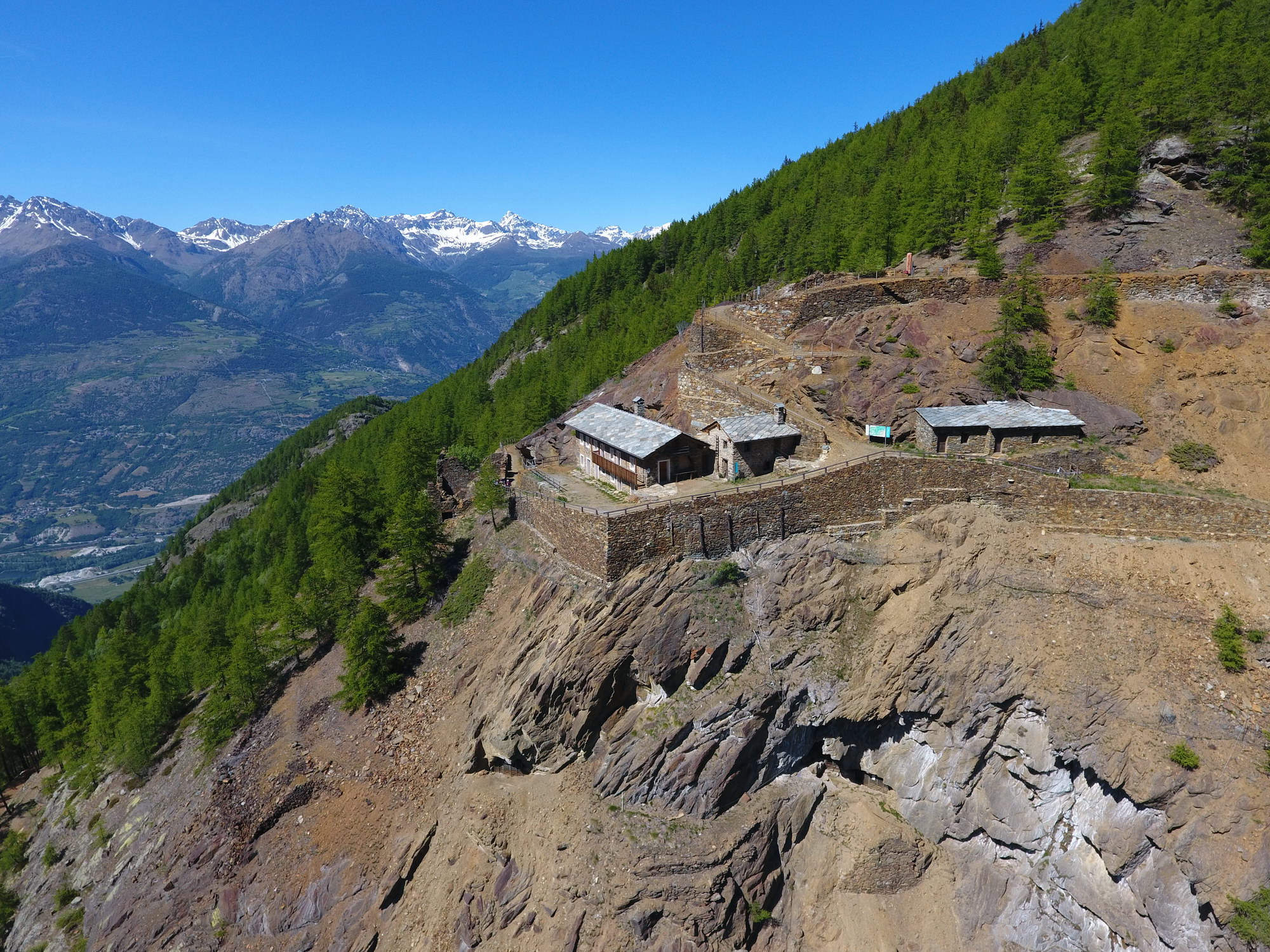 Il sito minerario di Saint-Marcel visto dall'alto ©Paolo Rey per RAVDA
